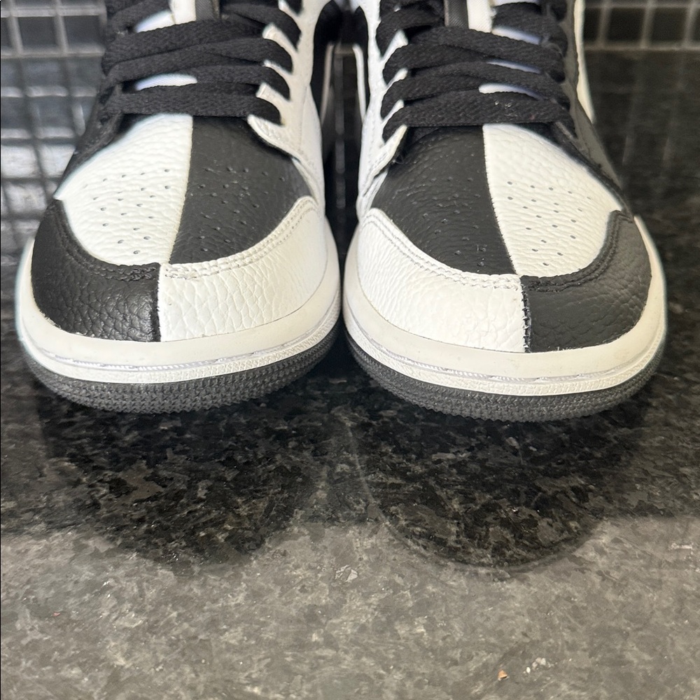 Nike Air Jordan 1 Low SE - Picture 5 of 15